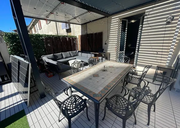 Апартаменты With Large Terrace In The Historic Center *