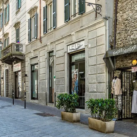 With Large Terrace In The Historic Center Apartment