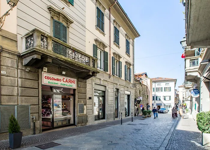 Apartment With Large Terrace In The Historic Center Lecco