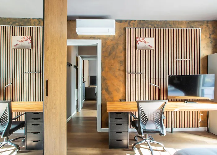 Apartment With Large Terrace In The Historic Center *