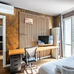 - Old Town Terrace - 3 Min From And Station Apartman
