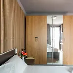 Apartman - Old Town Terrace - 3 Min From And Station *